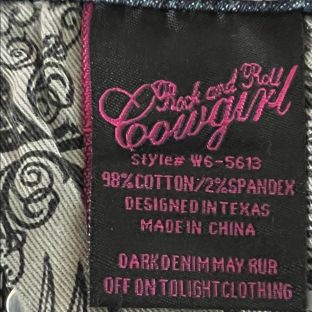 *SOLD* Rock & Roll Cowgirl Rival Low Rise Bootcut Jeans - Picture 6 of 9